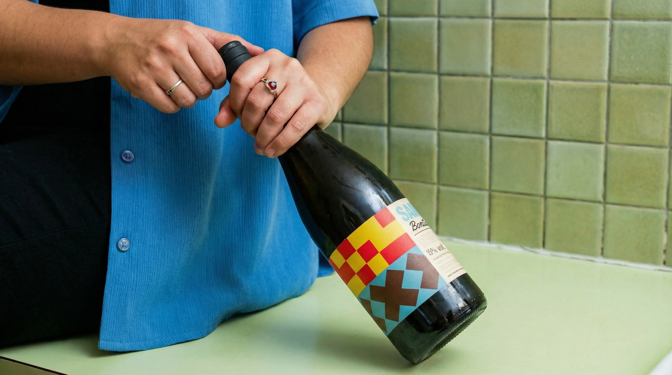 Valencia Wines bottles